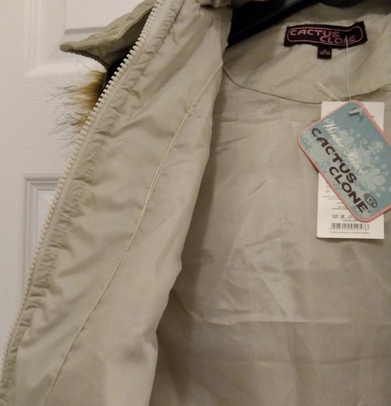 Cactus Clone puffer vest - NWT - Picture 6 of 11